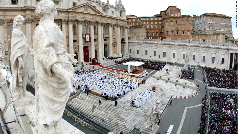 140205111748 vatican statues horizontal large gallery